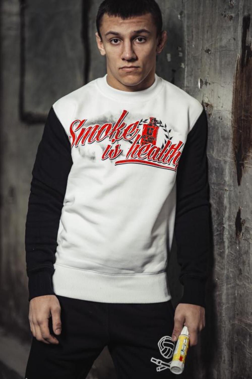 O032 SMOKE IS HEALTHY sweatshirt